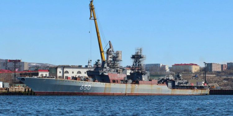 Ruski razarač skuplja hrđu na popravku koji traje već 11 godina