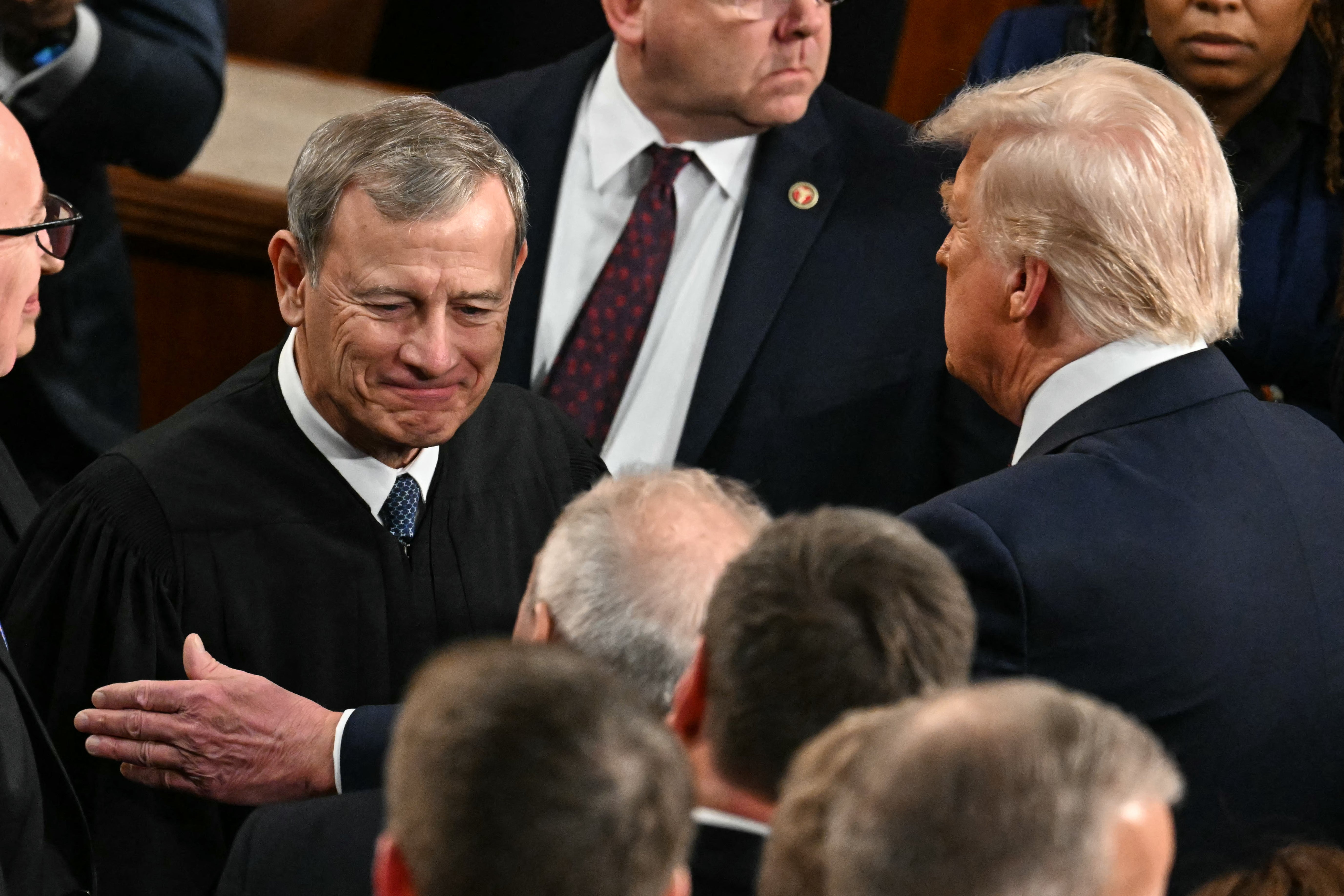 Trump je u desecima slučajeva izbacio savezne suce zbog presude protiv njega - čin koji je glavni sudac John Roberts upozorio