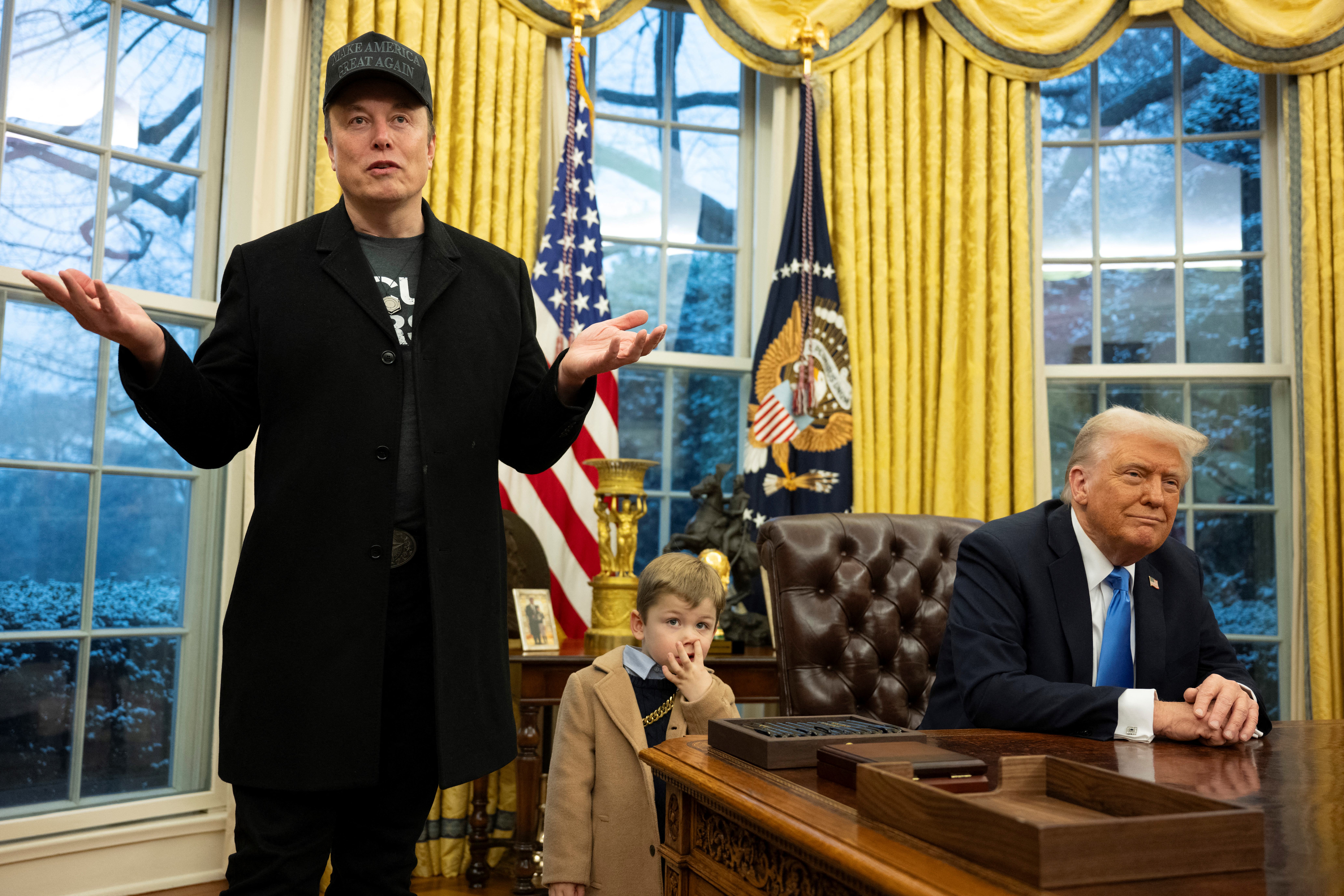 Elon Musk i Donald Trump u Ovalnom uredu Bijele kuće 11. veljače 2025