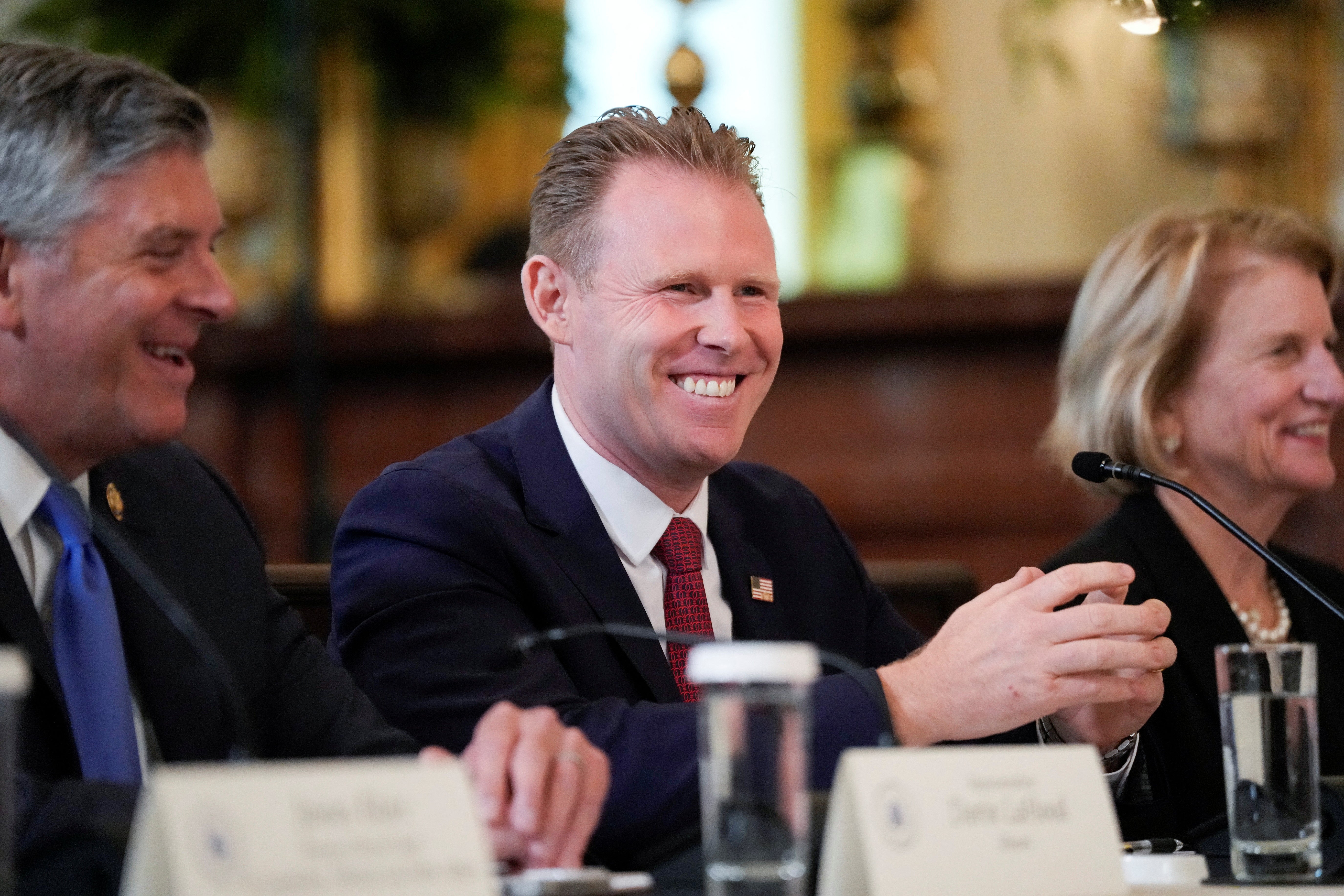 Andrew Giuliani sudjeluje na sastanku radne skupine FIFA -e u Bijeloj kući. Trump ga je imenovao izvršnim direktorom radne skupine