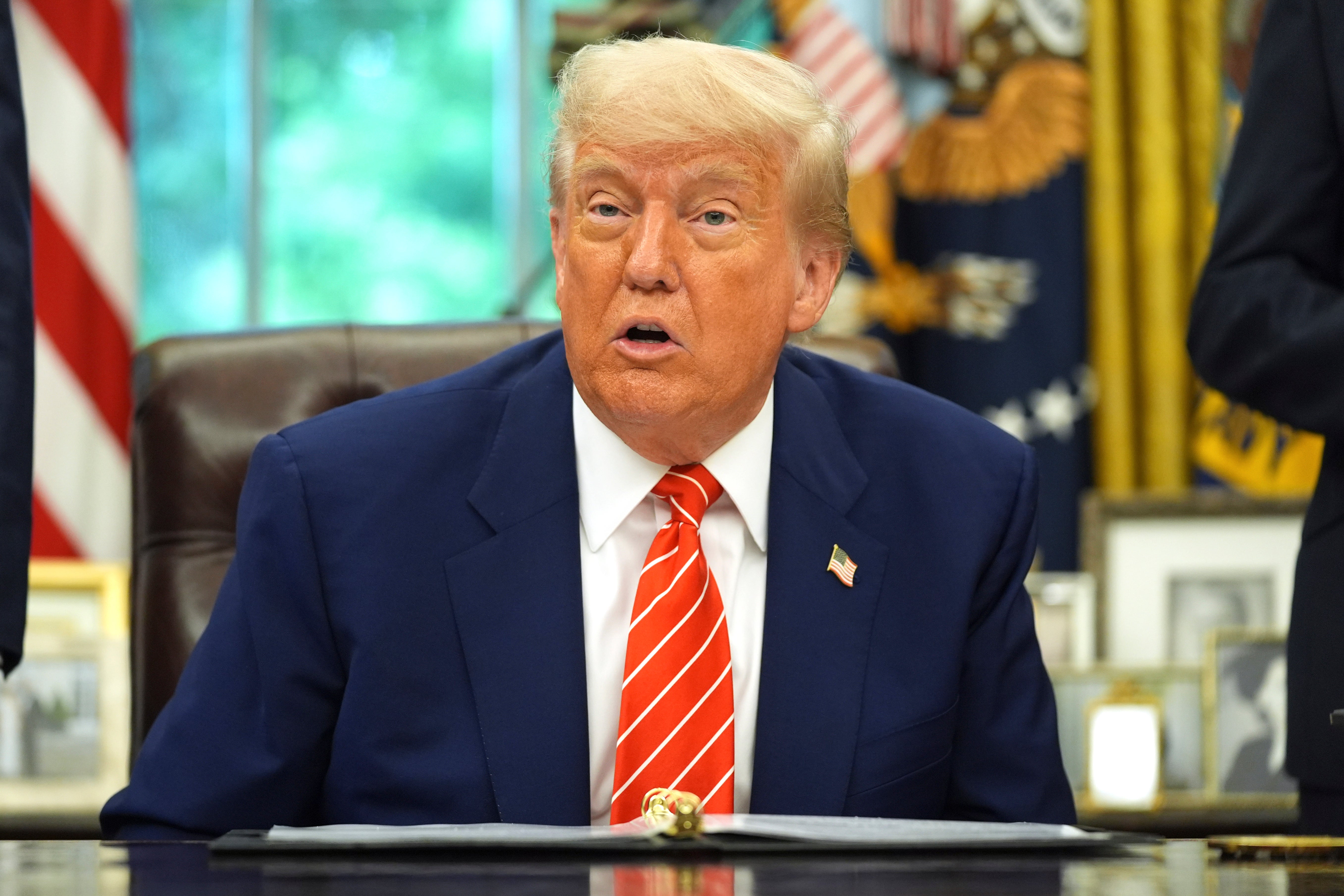 Predsjednik Donald Trump najavio je da su SAD i Velika Britanija postigli trgovinski sporazum - prvi otkad je najavio globalne tarife