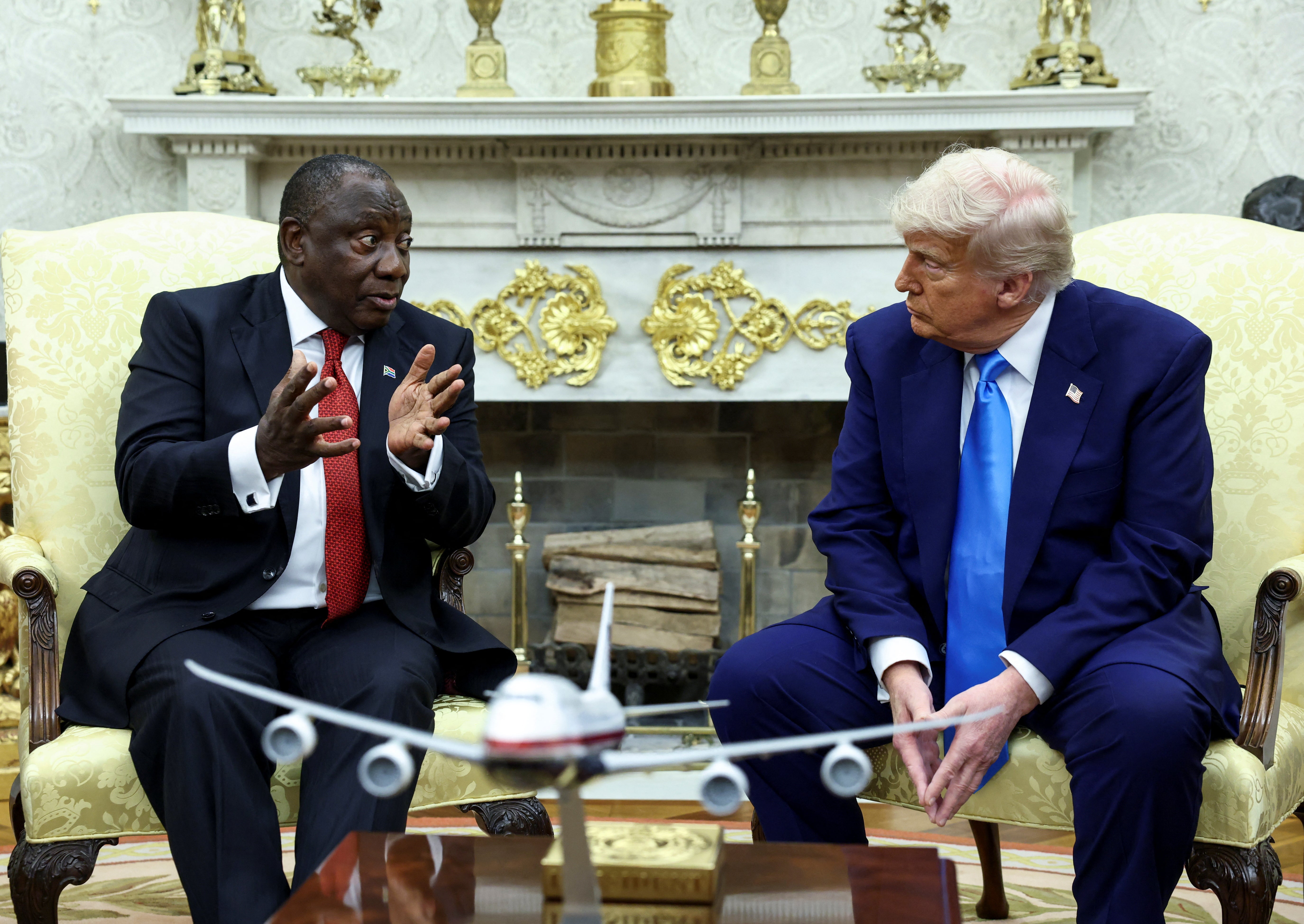 Trumpovo prividno ćelavo mjesto bilo je vidljivo tijekom sastanka u Ovalnom uredu u srijedu s južnoafričkim predsjednikom Cyril Ramaphosa.