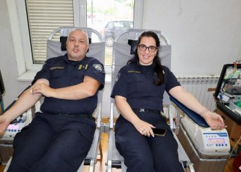 SRCE HUMANOSTI U SOLINU: Policajci, vatrogasci i motociklisti udružili snage i spasili živote