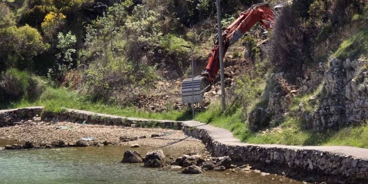 ŠTO SE DOGAĐA NA RABU? Građani prijavljuju građevski horor na pomorskom dobru