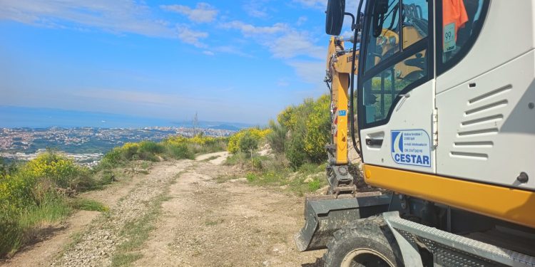 Sanacija protupožarnog puta u Žrnovnici u punom jeku