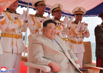 Satelitske snimke izvrnutog sjevernokorejskog razarača: Kim Jong-Un prijeti