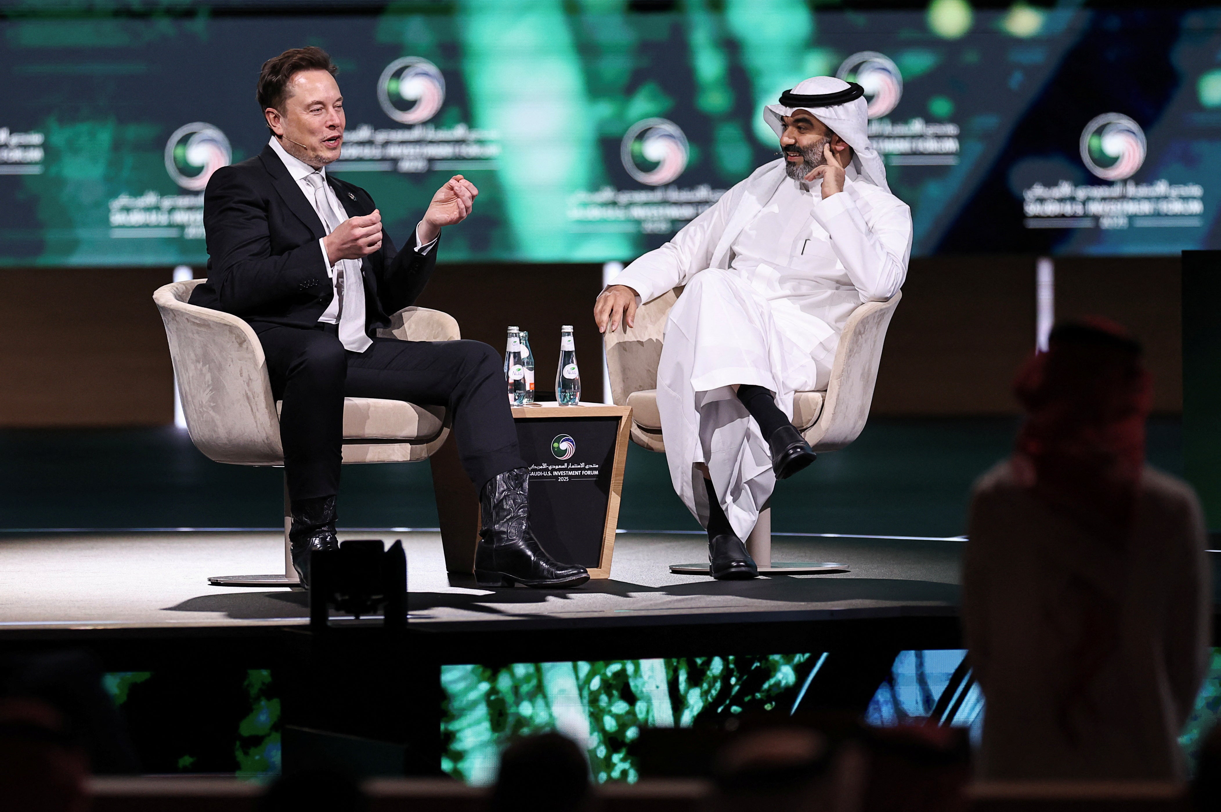 Musk razgovara sa saudijskim ministrom komunikacije i informacijske tehnologije Abdullah Alswaha na Investicijskom forumu Saudi-Us u Rijadu