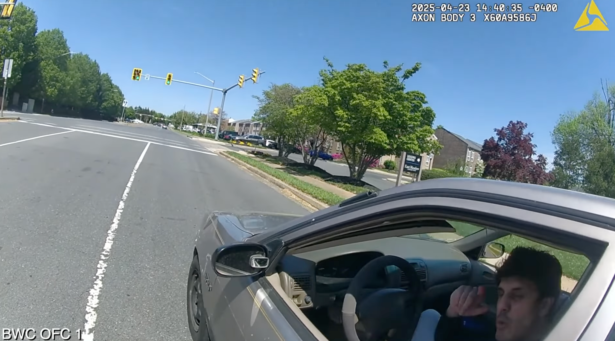 Video prikazuje časnika koji je zaustavio Wali, morao je pozvati rezervnu kopiju.