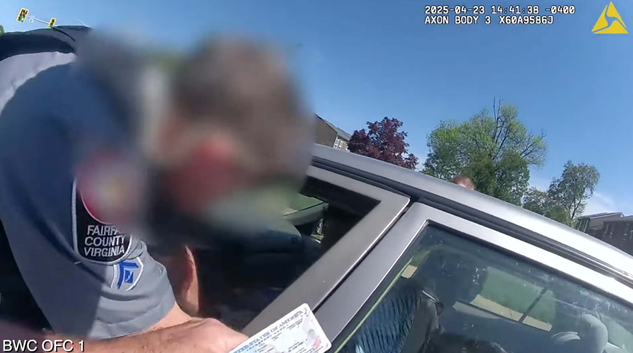 Dvojica policajaca ozlijeđena su u pucnjavi