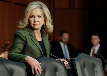 Senator Blackburn uvodi prijedlog zakona o zabrani rođenog turizma, okončajući rupu državljanstva