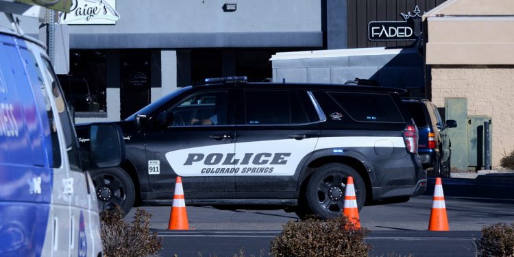 Šest ljudi ranjeno, jedan kritički, u masovnom pucanju u Colorado Springsu