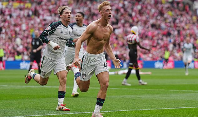 Sheffield United 1-2 Sunderland: Crne mačke promovirane su u Premier ligu nakon posljednjeg pobjednika Toma Watsona u iznosu od 200 milijuna funti