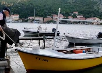 Šjor Božo s Pelješca proslavio stoti rođendan i odmah uskočio na svoju barku u ribolov!