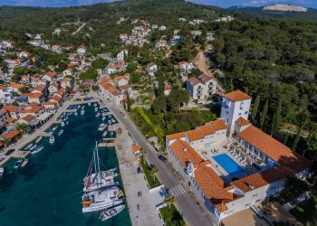 Slobodna Dalmacija – Čudo na Šolti! U Općinsko vijeće ušle gotovo sve liste koje su se prijavile, samo jedna nije uspjela. Pogledajte brojke
