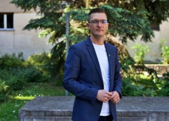 Slobodna Dalmacija – Dugogodišnji načelnik Prološca odlazi, a novi kaže: ‘Bila je ovo prlljava kampanja, dirali su mi se i u obitelj…’