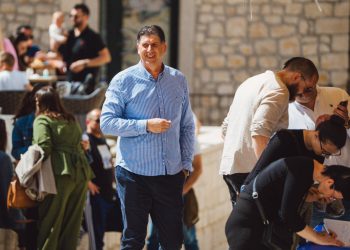 Slobodna Dalmacija – Imotski ima novog gradonačelnika; HDZ-ovac uvjerljivo pobijedio, njegovo je i Vijeće: ‘Sad možemo komodno…’