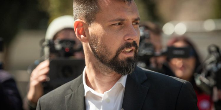 Slobodna Dalmacija – Može li gore: Privatni progon sindikalne povjerenice dogradonačelnik Bojan Ivošević provodi javnim novcem. Našim novcem