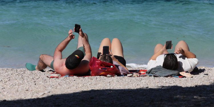 Slobodna Dalmacija – Na Makarskoj rivijeri trljaju ruke, predsezona je nadmašila sva očekivanja! Dobro se pune hoteli, ali i kuće za odmor