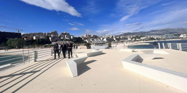 Slobodna Dalmacija – Nisu prošla ni tri dana od otvaranja Žnjana, već problemi! Na ovo su naišle mlade Splićanke: ‘Pokušale smo sjesti…’