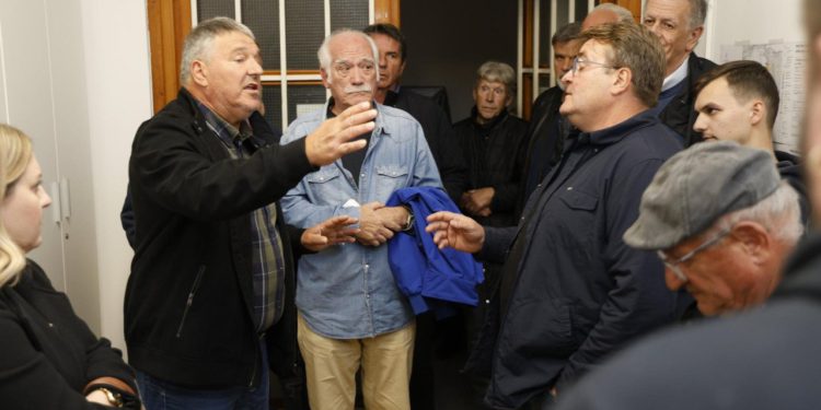 Slobodna Dalmacija – On u ovoj općini suvereno vlada već 16 godina, sad ide i po peti mandat; na megdan će mu tek jedan nezavisni izazivač!