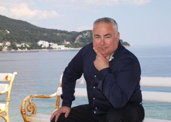 Slobodna Dalmacija – Ovakvu kampanju HDZ-ova kandidata za načelnika još niste vidjeli, kada ste čuli ovakve poruke? ‘Može se drugačije…’