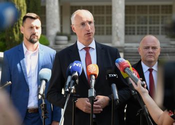 Slobodna Dalmacija – Puljkova pressica nakon prvog kruga: ‘Kerumu i HDZ-u grad služi kao bankomat…’ Komentirao pruženu ruku Matijeviću