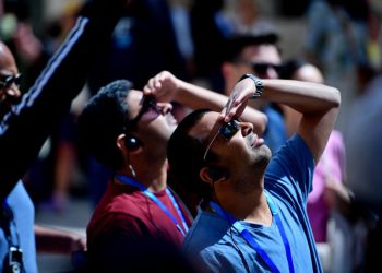 Slobodna Dalmacija – Sunčana subota u Splitu: ‘Ima puno turista, ali pogledajte ih, sve im je skupo. Jedan sladoled dijeli njih troje…’