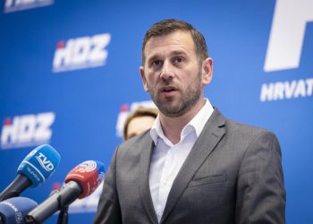 Slobodna Dalmacija – Šuta: ‘Puljak s Kerumom radi predstavu za javnost! Kerum je građevinsku dozvolu za Loru dobio u jedan dan. Zašto?’