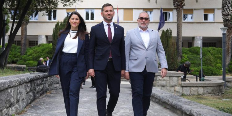 Slobodna Dalmacija – Šutino zadnje obraćanje biračima prije izbora: ‘Nećemo etiketirati ljude, bit ću gradonačelnik svih građana…’