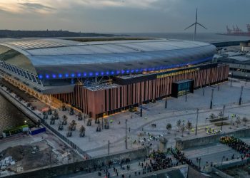 Slušajte u kutiji. Novi engleski stadioni. Talijanski Spursi spašavaju sezonu