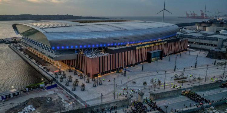 Slušajte u kutiji. Novi engleski stadioni. Talijanski Spursi spašavaju sezonu