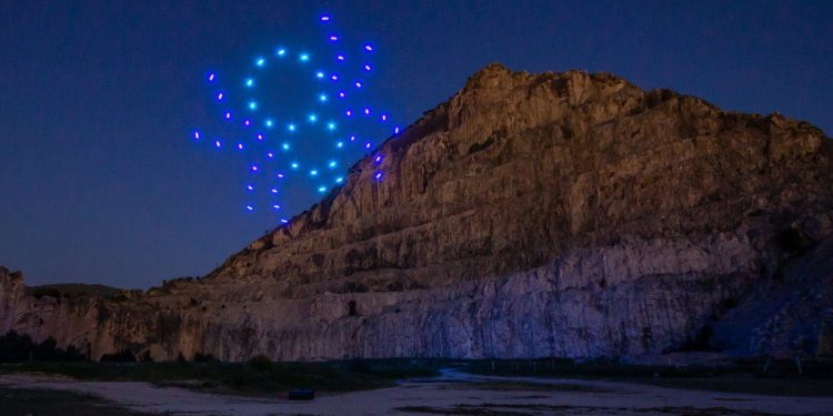 Splitska tvrtka testirala svjetlosni show s dronovima. Pogledajte nevjerojatne prizore