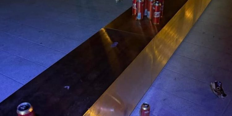 Spomenik hrvatskim braniteljima u Rovinju je postao šank