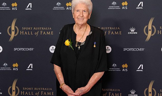 Sport Icon Dawn Fraser otkriva uznemirujuću količinu težine koju je izgubila – i njezin hladni trenutak nakon pada užasa: ‘Nisam htjela umrijeti na taj način’