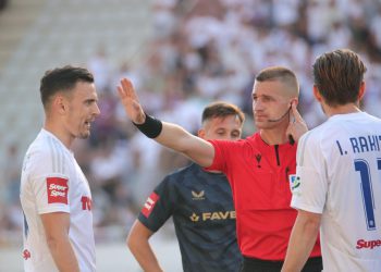 Sportske novosti – Detaljna analiza kako je sudac Erceg odradio posao na vrućem poljudskom derbiju. Oglasio se i Bruno Marić