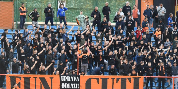 Sportske novosti – Funcuti poslali žestoku poruku, nisu štedjeli nikoga: ‘Riba smrdi od glave, ali smrde i svi ostali dijelovi’