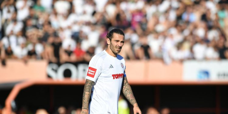 Sportske novosti – HNS neće poništiti Livajin crveni karton, a on se nije očitovao o srednjem prstu Armadi