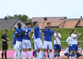 Sportske novosti – Hajduk pao u Bjelovaru! Lokosi slave osvajanje Kupa, bili su mirniji nakon udaraca s bijele točke
