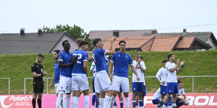 Sportske novosti – Hajduk pao u Bjelovaru! Lokosi slave osvajanje Kupa, bili su mirniji nakon udaraca s bijele točke