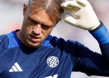 Sportske novosti – Hajdukovi navijači žestoko izvrijeđali vlastitog igrača, on nakon kraha u derbiju onemogućio komentare