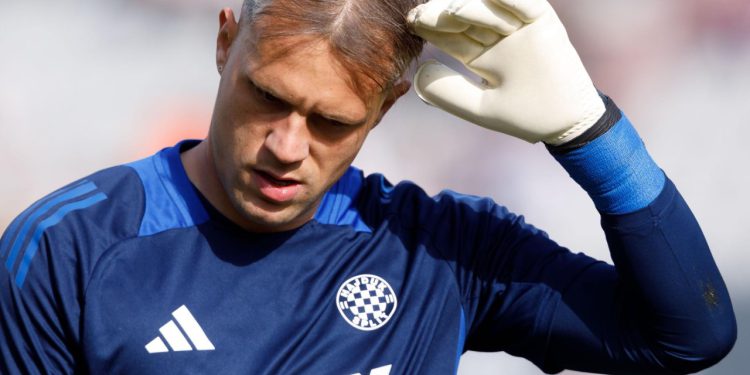Sportske novosti – Hajdukovi navijači žestoko izvrijeđali vlastitog igrača, on nakon kraha u derbiju onemogućio komentare