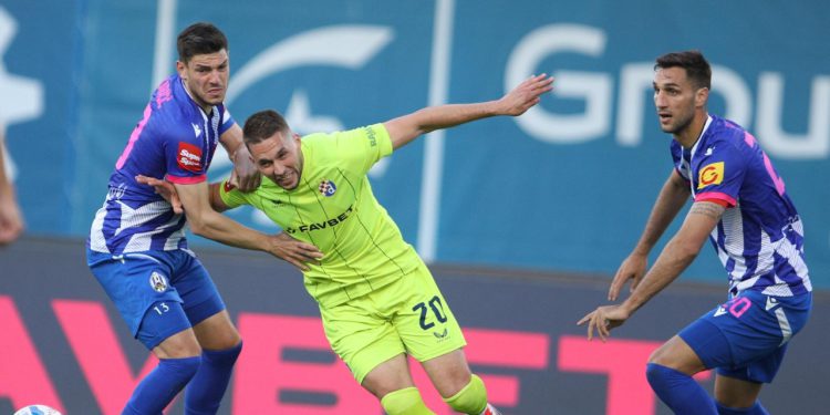 Sportske novosti – Kao da su u VAR sobi vukli neke druge crte prije nego su povukli onu zbog koje je poništen gol Lokomotive