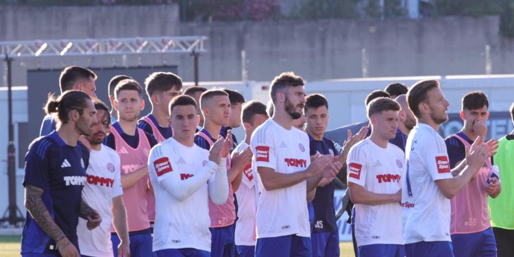 Sportske novosti – Kapetan se fotografijom oprostio od Poljuda i nogometa? Rakitić kritizirao vođenje kluba!