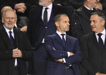 Sportske novosti – Kustićeva sezona karijere: dok predsjednik napreduje, lige se raspadaju i upitna je regularnost