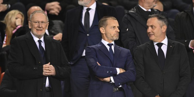 Sportske novosti – Kustićeva sezona karijere: dok predsjednik napreduje, lige se raspadaju i upitna je regularnost