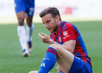 Sportske novosti – Livaja i Rakitić uzalud daju sve od sebe, legenda savjetuje: ‘Svi neka idu na Rivu, da dožive prijekore, pa i uvrede’