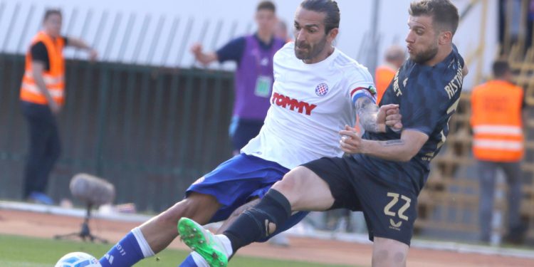 Sportske novosti – Livaja je toliko dobar da ne zaslužuje igrati s ovim igračima Hajduka! Da je igrao negdje drugdje, bio bi još bolji