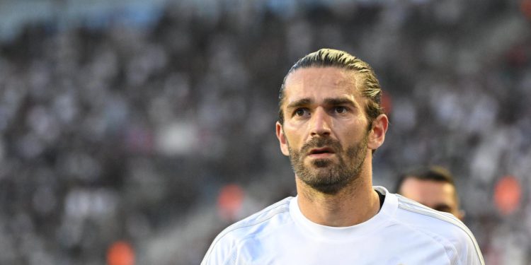 Sportske novosti – Livaja neće ‘proći lišo’? Ipak su ga prijavili za srednji prst Armadi! Evo što sad slijedi…