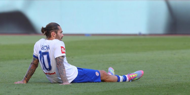 Sportske novosti – Livaja nije bio dovoljan, rupe u obrani Hajduka su prevelike, a Dinamu je pomogao i ‘harakiri’