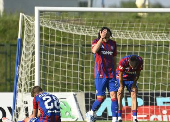 Sportske novosti – Ovo je ‘luda’ kombinacija kojom Hajduk još može do titule: Tko će na kraju biti prvak?